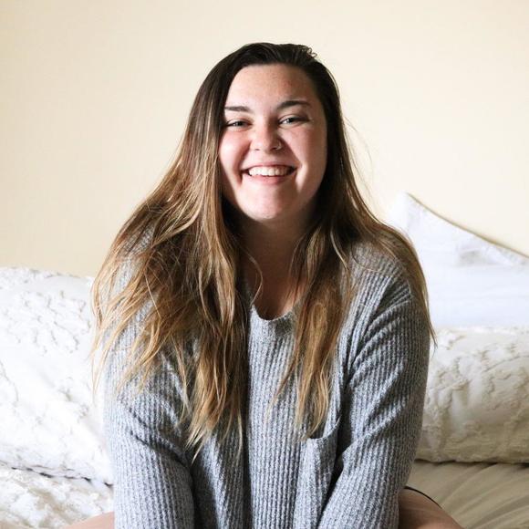 Meet your Posher, Hailey - Picture 1 of 1